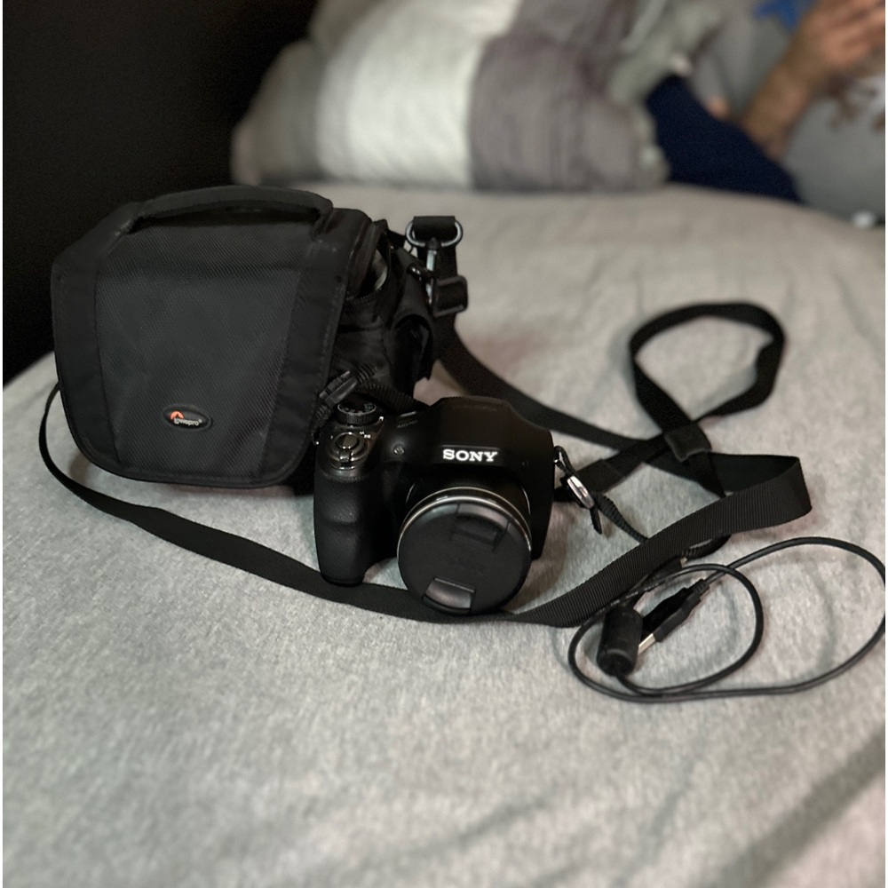 Sony camera DSC-H300